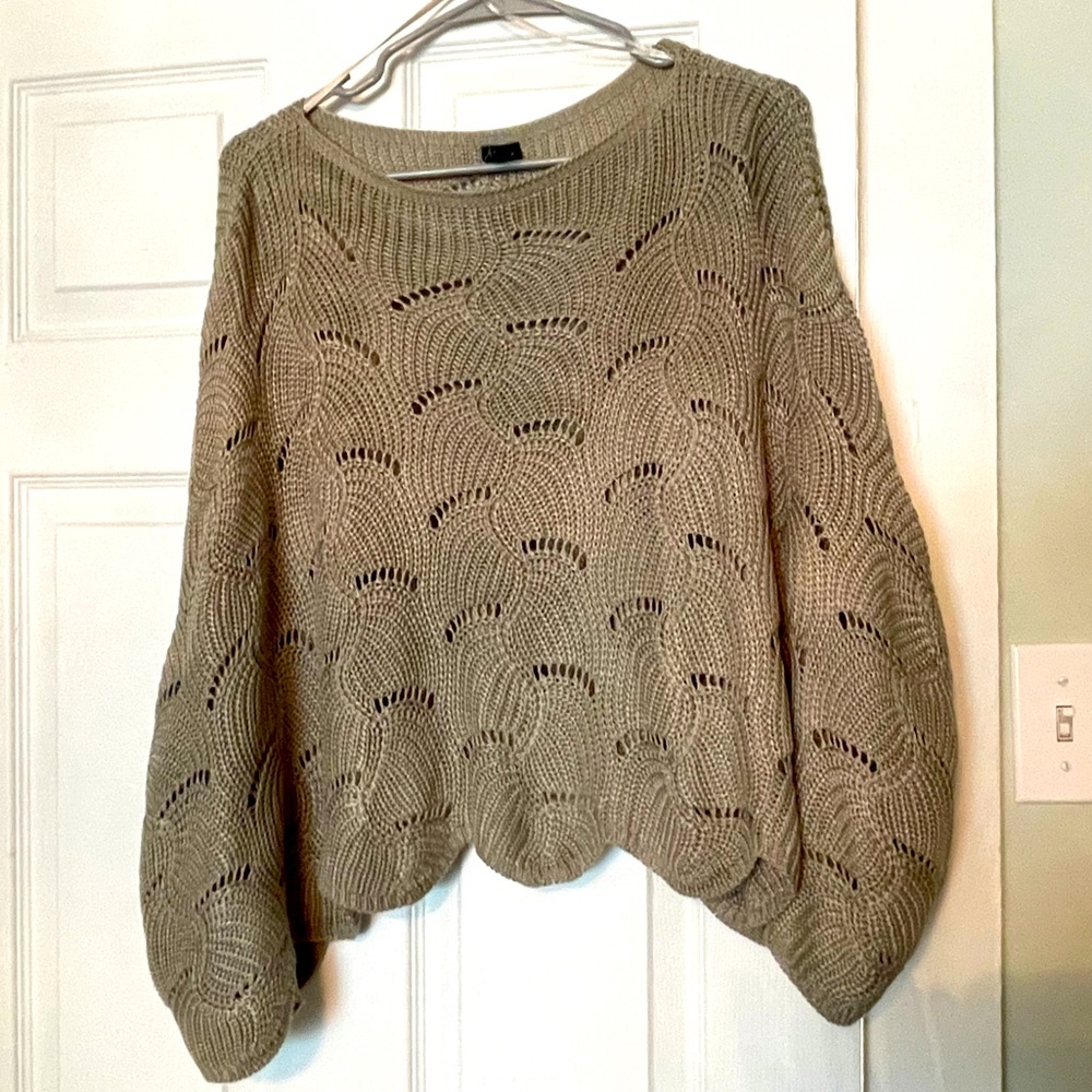 Moon & Madison Scalloped sweater